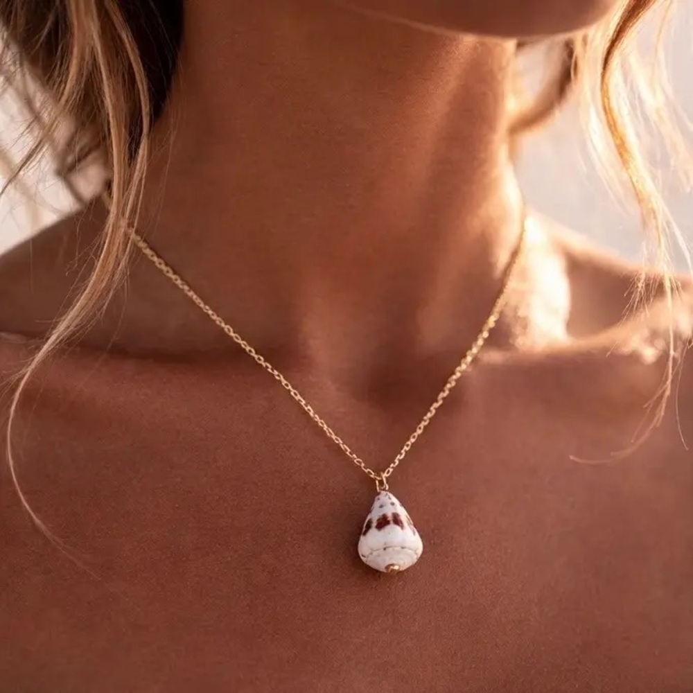 Brown Cone Shell Gold Necklace NWT!
